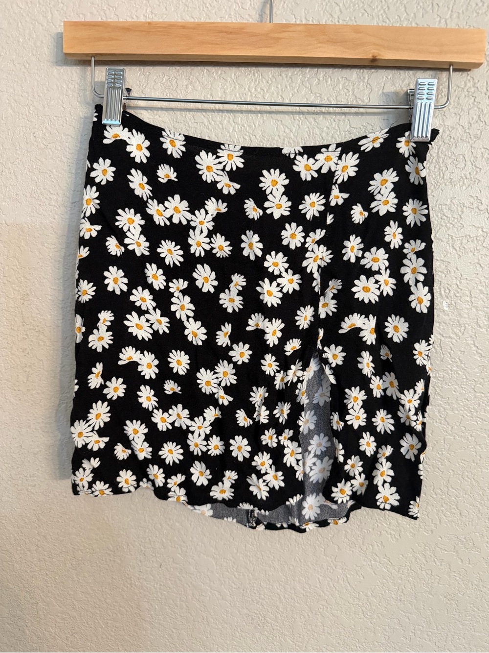 Reformation All Over Daisy Mini Skirt Size 0 XS Dainty Feminine Flirty